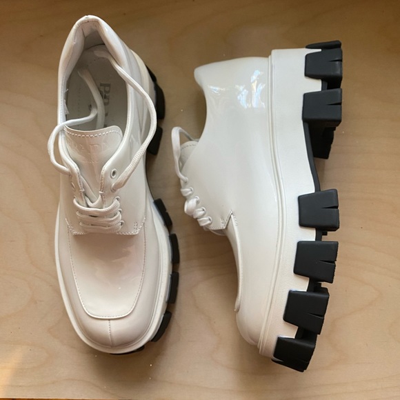 ✨SALE✨ Prada platform shoes ✨SALE✨ - Picture 6 of 16